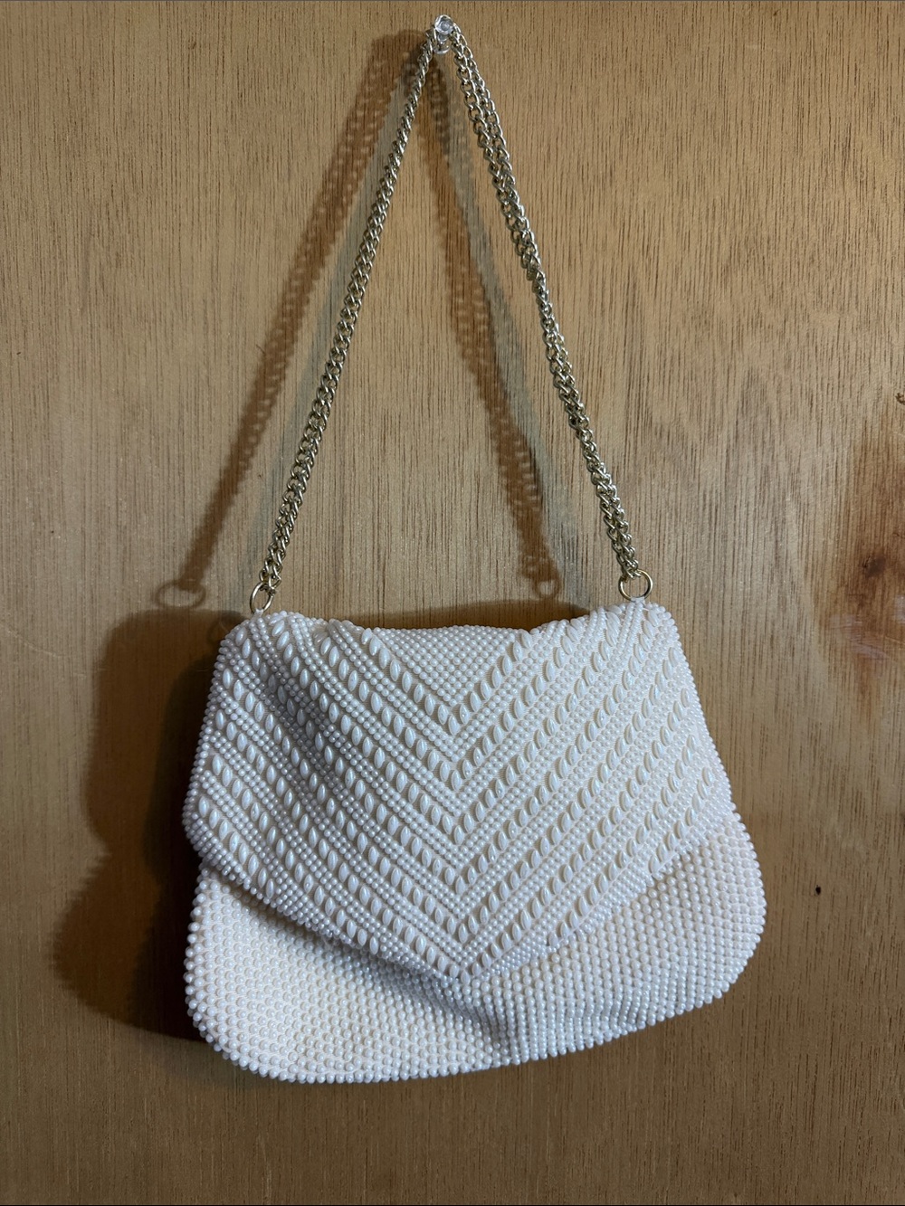 White Beaded Shoulder Bag with Chain Strap